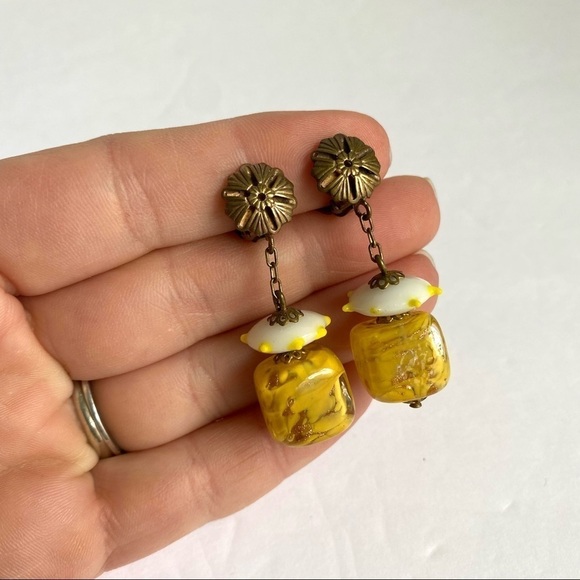 Vintage Blown Glass Clip-On Earrings Yellow White Italian Beads Bronze 60s - Picture 4 of 9